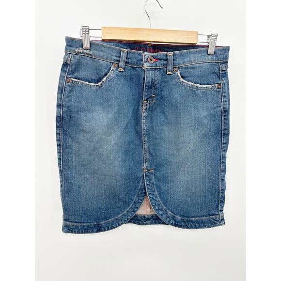 Tommy Hilfiger Bermuda Length Denim Jean Skirt Womens Size 9 - Picture 1 of 8